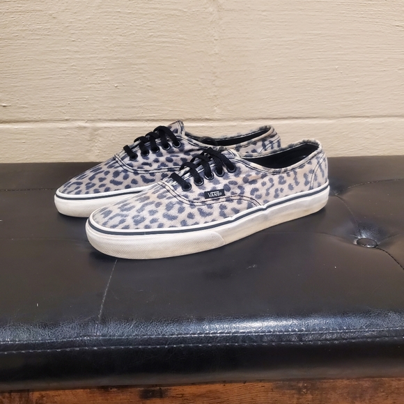 Vans - Picture 5 of 7
